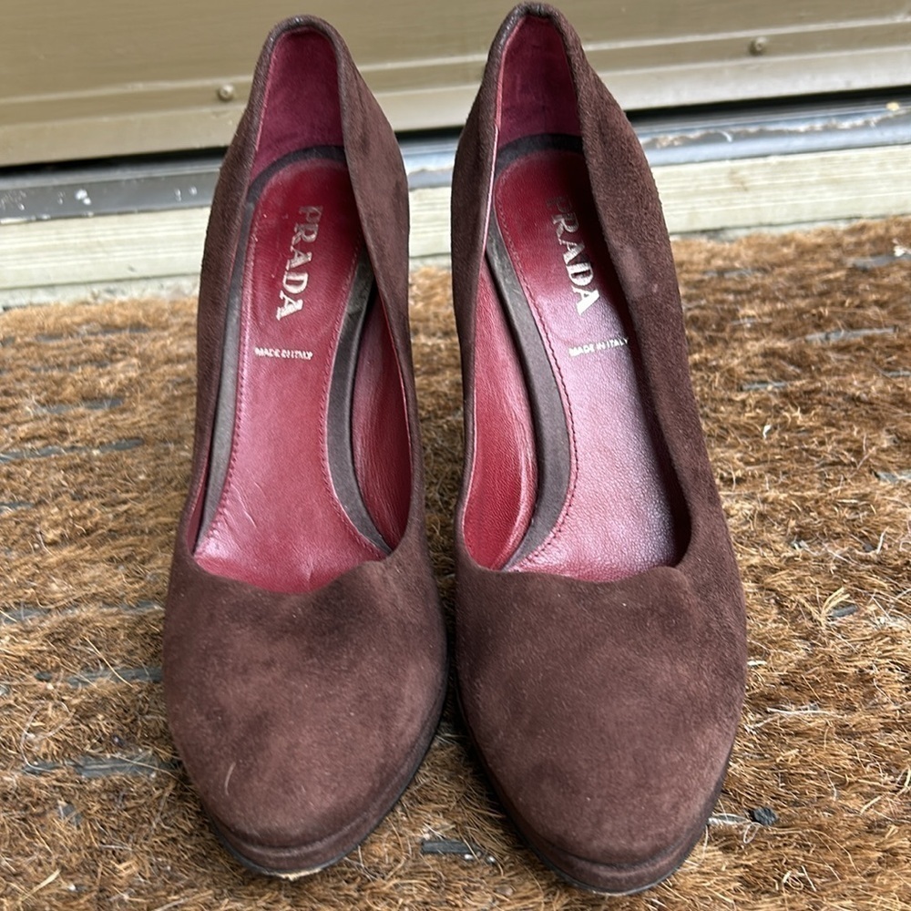 Prada Chocolate Brown Suede Pumps Sz 38 Italian Luxury Heels - Picture 2 of 12